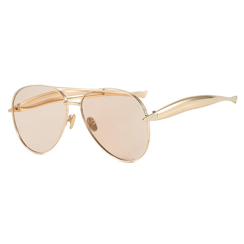 Golden Luxe Aviators - El accesorio clásico que nunca falla, ahora con un toque glam