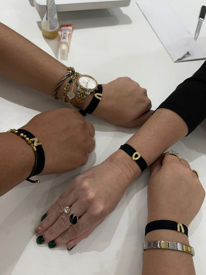 Golden Initial Elastic Bracelet - Tu inicial, tu brillo, tu estilo