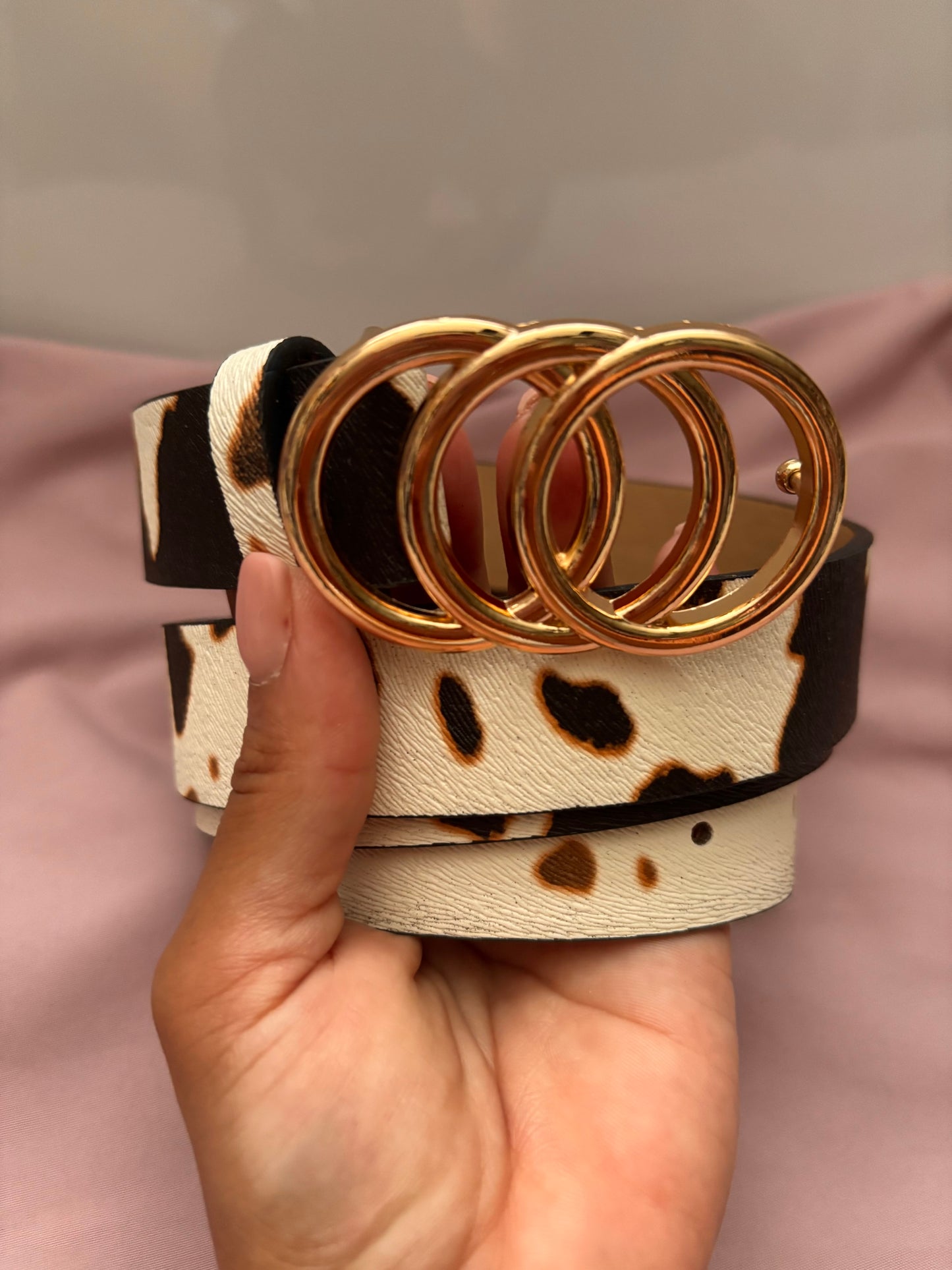 Bold Cow Belt - El statement piece que transforma tu loo