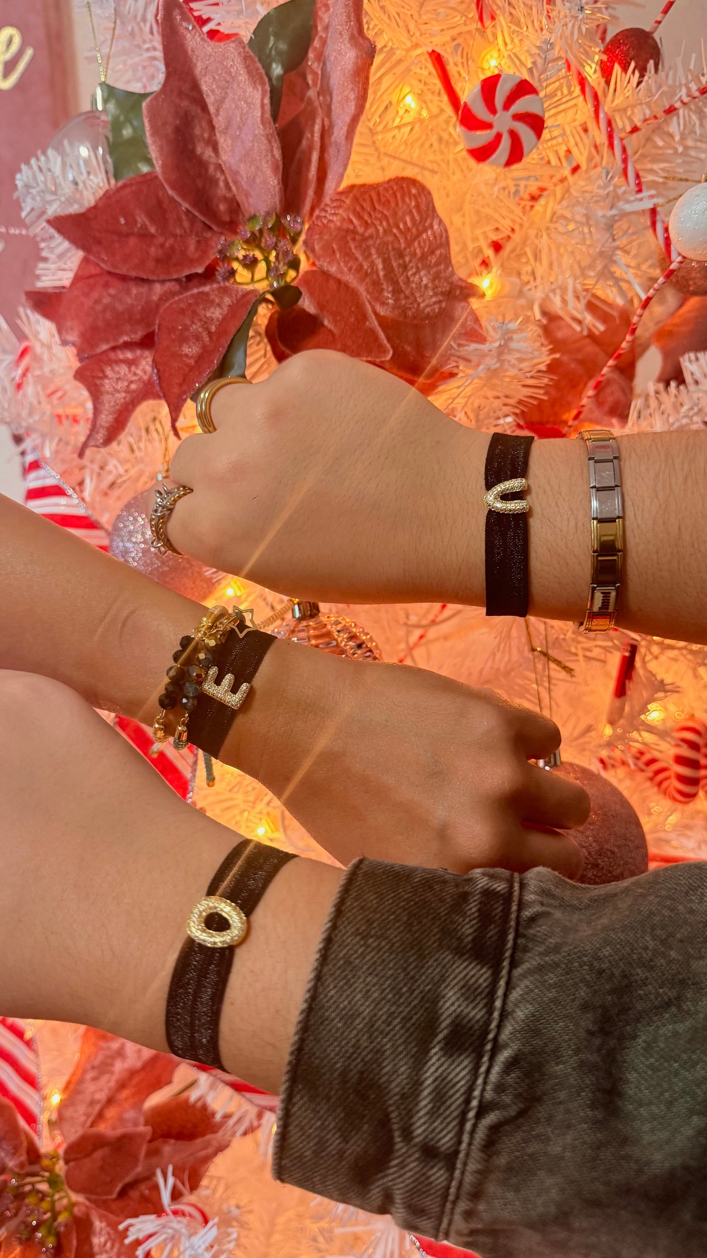 Golden Initial Elastic Bracelet - Tu inicial, tu brillo, tu estilo