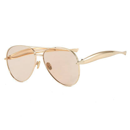 Golden Luxe Aviators - El accesorio clásico que nunca falla, ahora con un toque glam