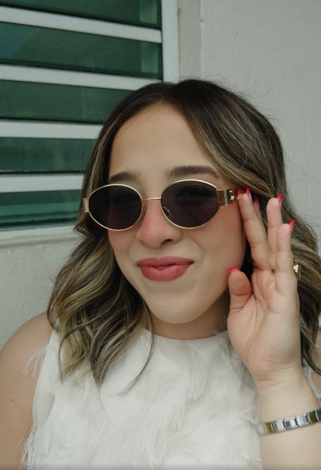 MOODY SUNGLASSES - GAFAS PARA EL SOL CON LENTE NEGRO Y FRAME DORADO