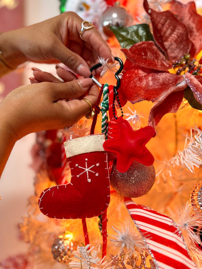 Santa Glam Charm – Un clásico con estilo Cute