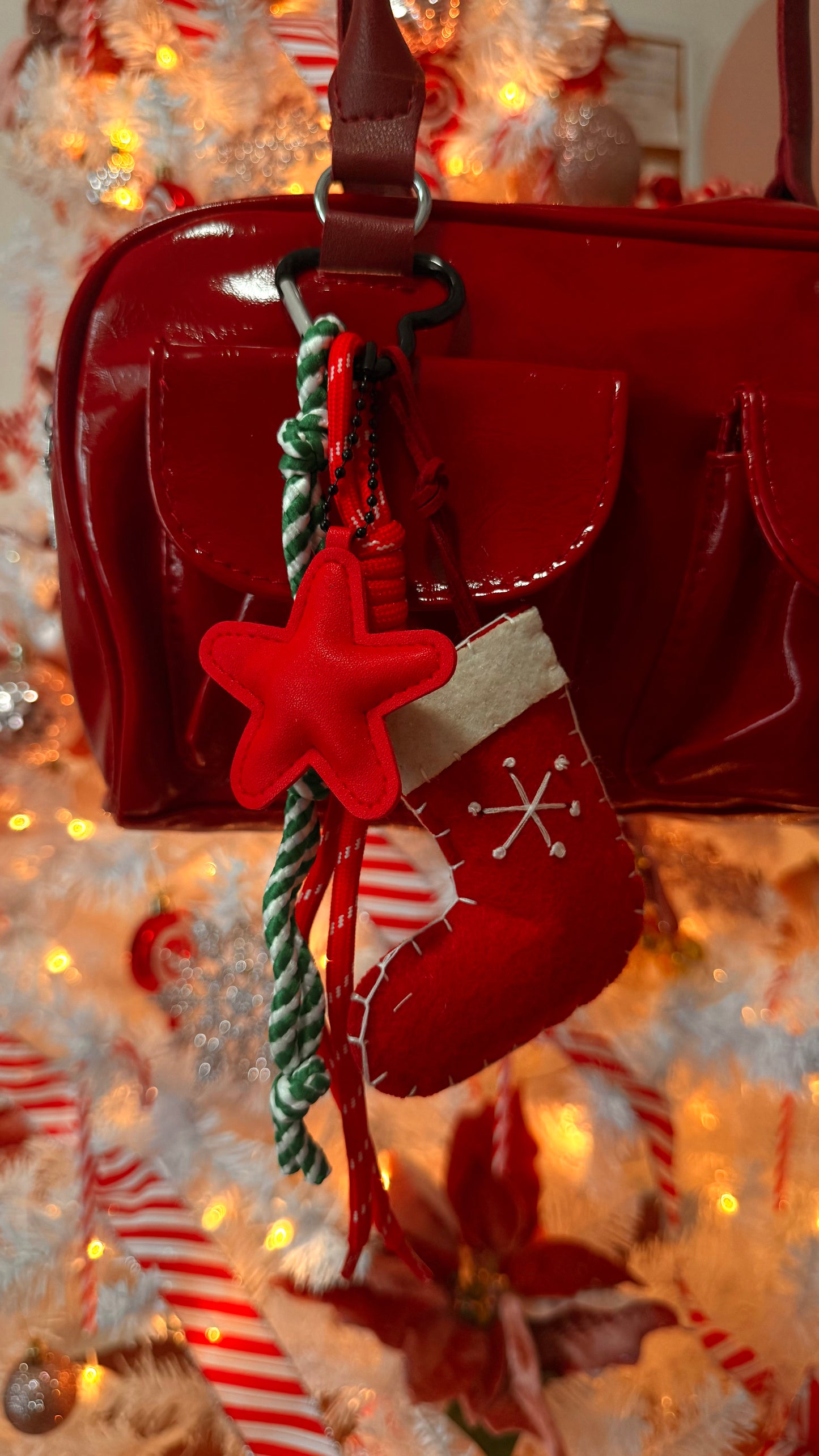 Santa Glam Charm – Un clásico con estilo Cute