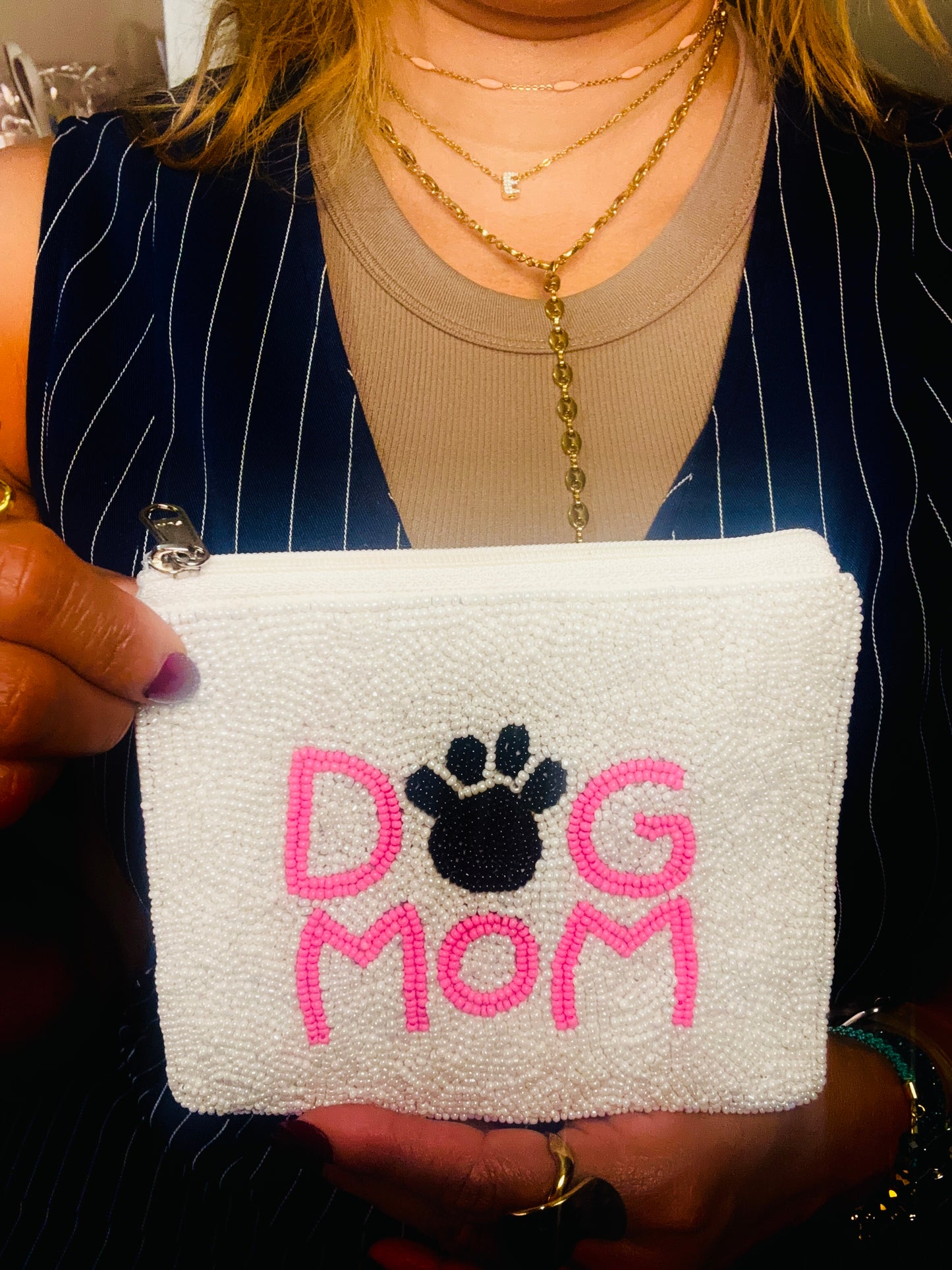 Monedero Beaded “Dog Mom Cute”