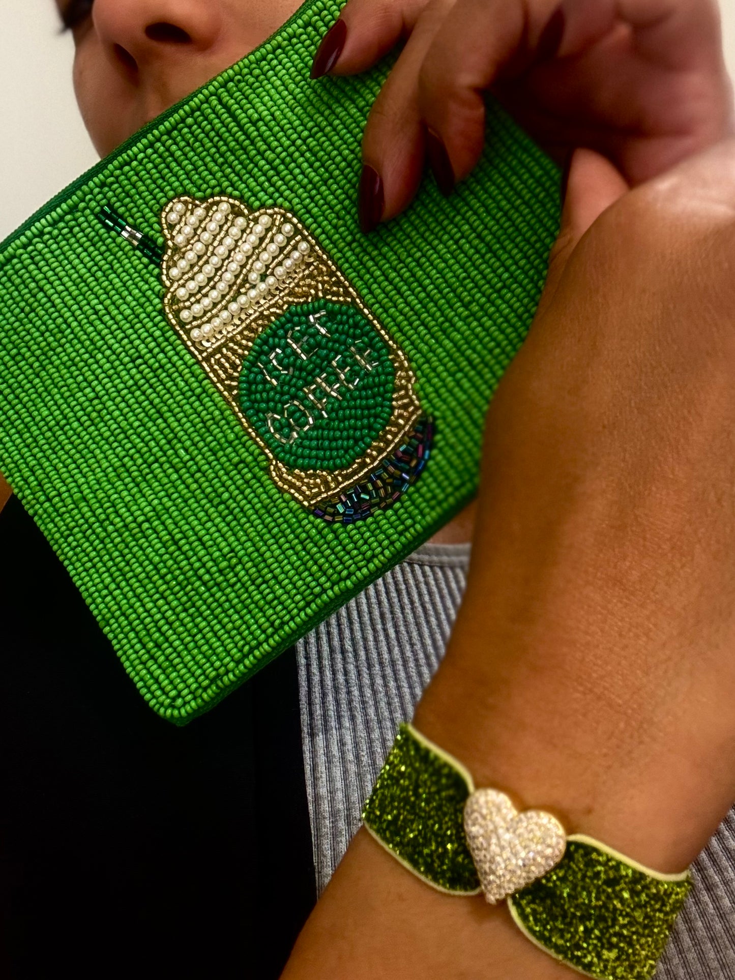 Monedero Beaded “Matcha Girl”