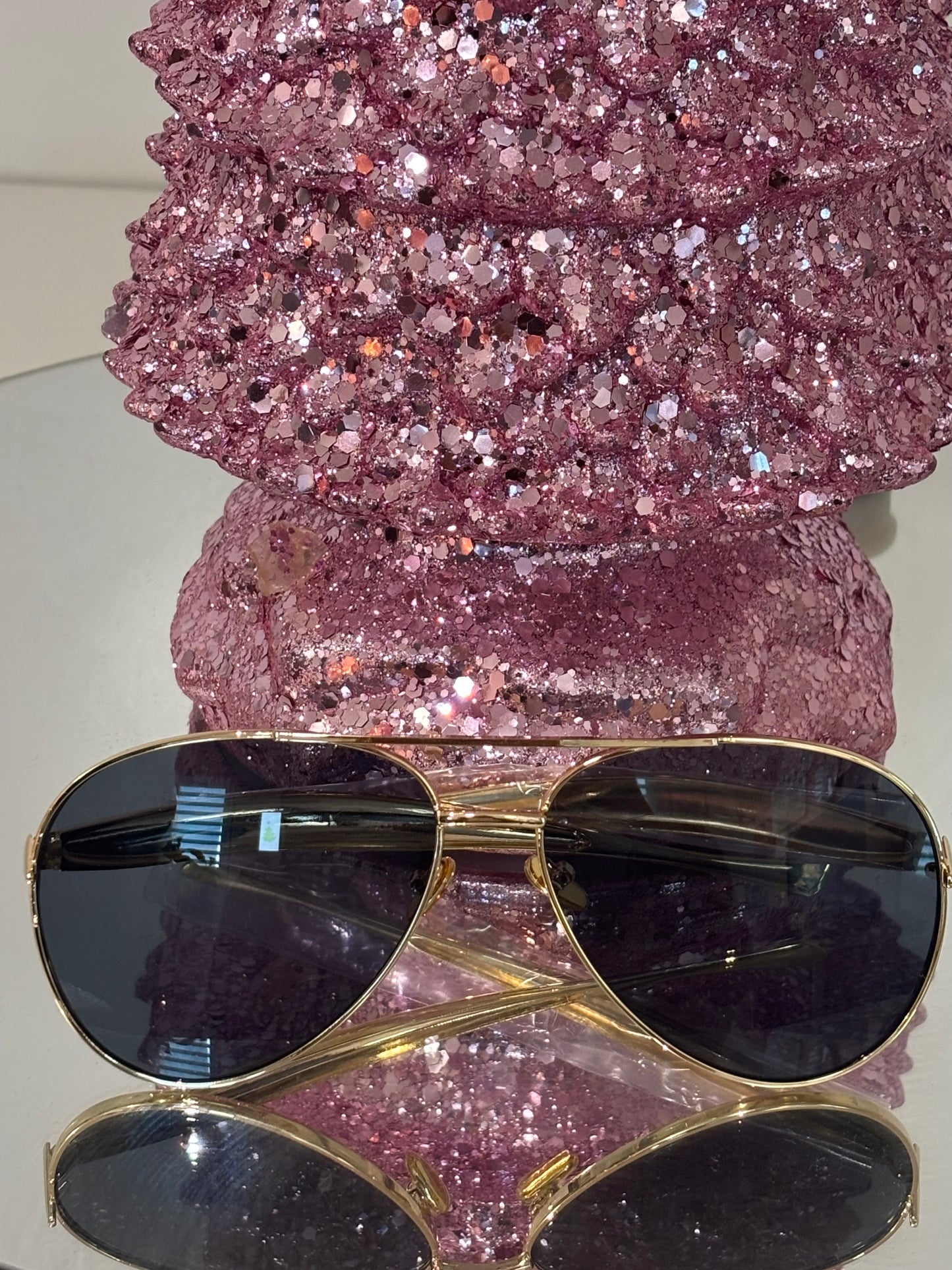 Golden Luxe Aviators - El accesorio clásico que nunca falla, ahora con un toque glam