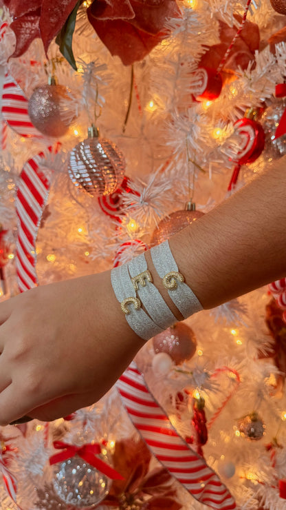 Golden Initial Elastic Bracelet - Tu inicial, tu brillo, tu estilo