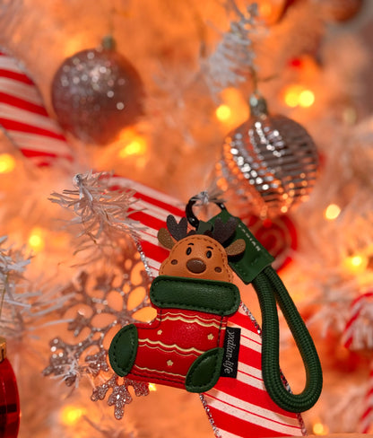 Rudolf Charm – Un toque de brillo que guía tu estilo