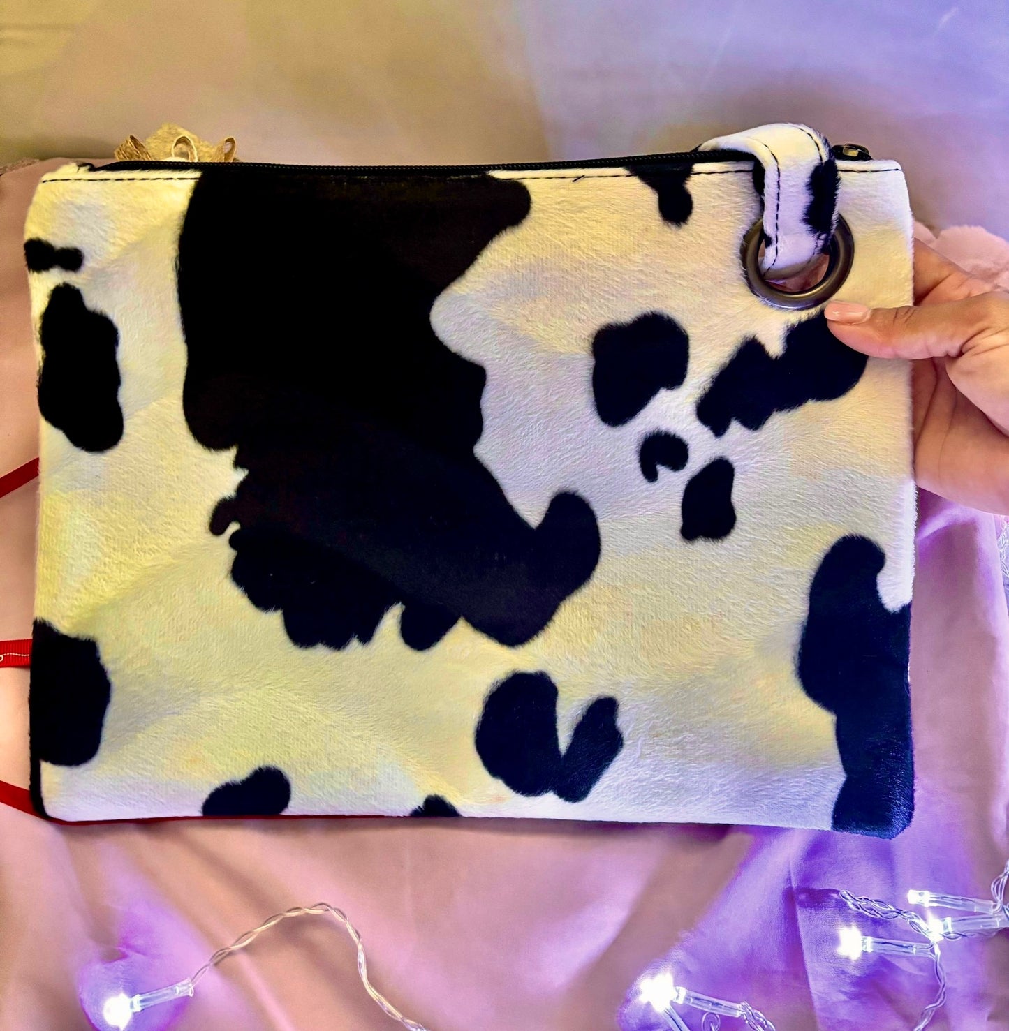 Cow Chic Clutch - El toque bold & cute que transforma tu outfit.