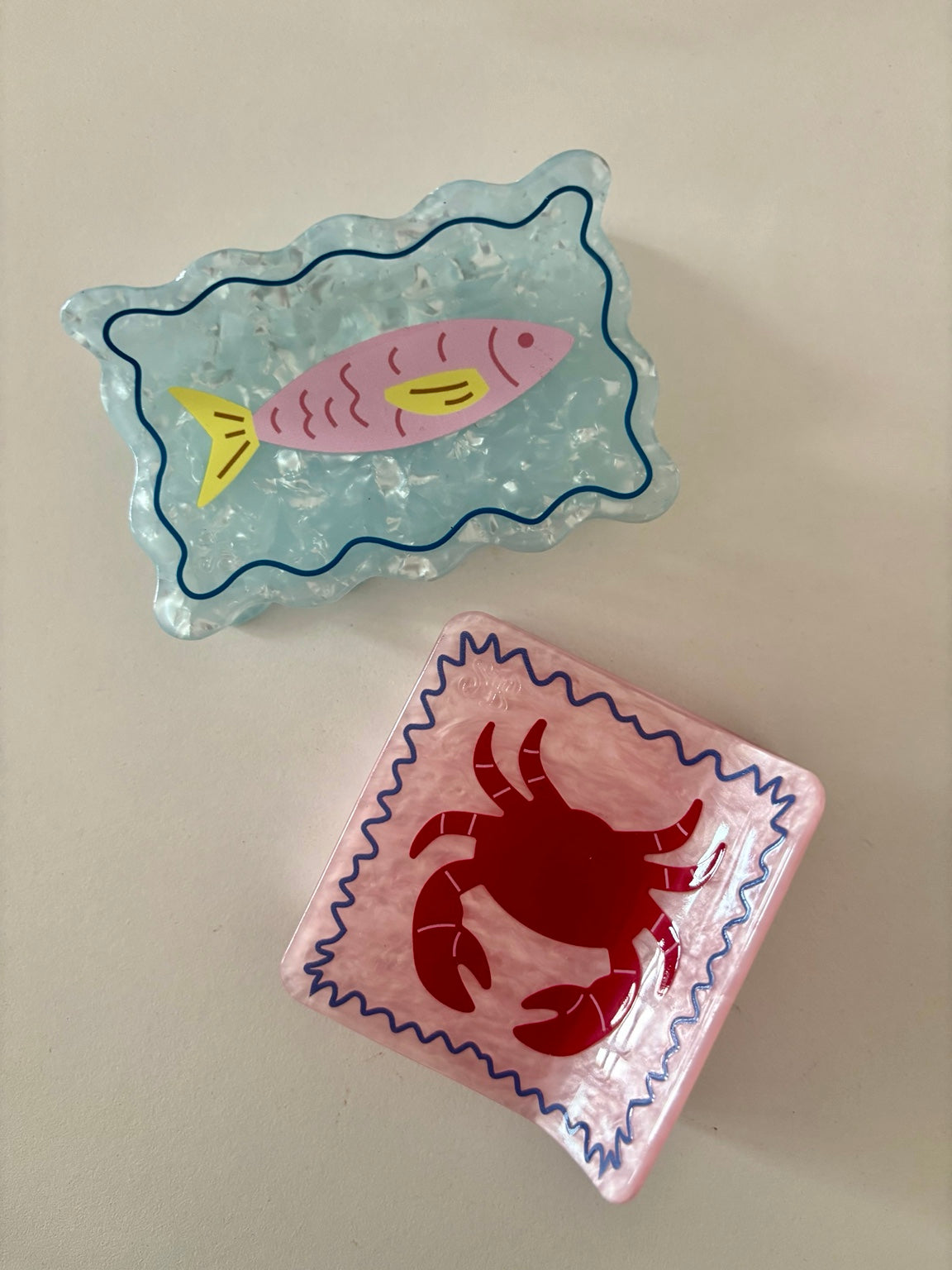 Clips para el cabello con diseños de pez y cangrejo