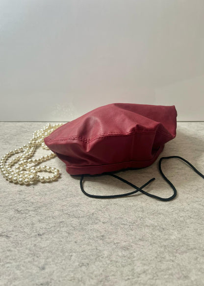 WINE BERET - BOINA COLOR VINO EN CUERO SINTÉTICO
