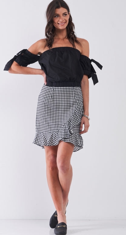 BLACK TOP - CAMISA NEGRA TIPO TIBO CON LAZOS EN MANGA